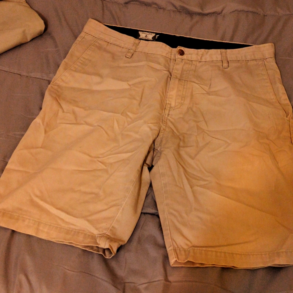 Volcom shorts